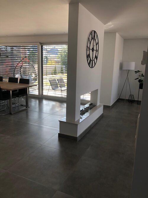 c7b00d01-fef3-4516-9a4c-8979fee23c18