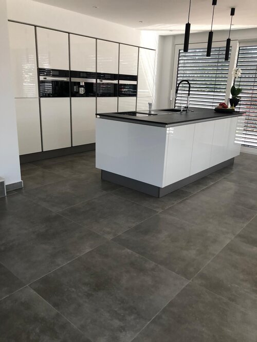 f2931d28-e128-45a1-b650-e8335986597b